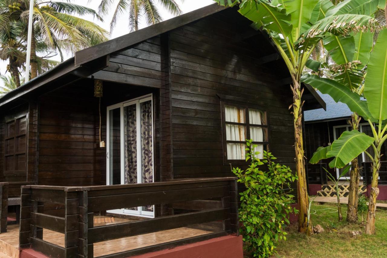 Vista Praia Beach Resort 안주나 외부 사진