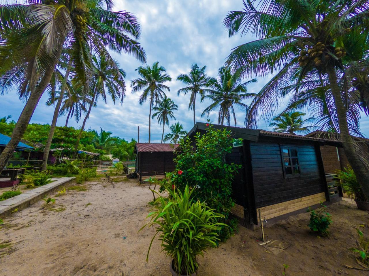 Vista Praia Beach Resort 안주나 외부 사진