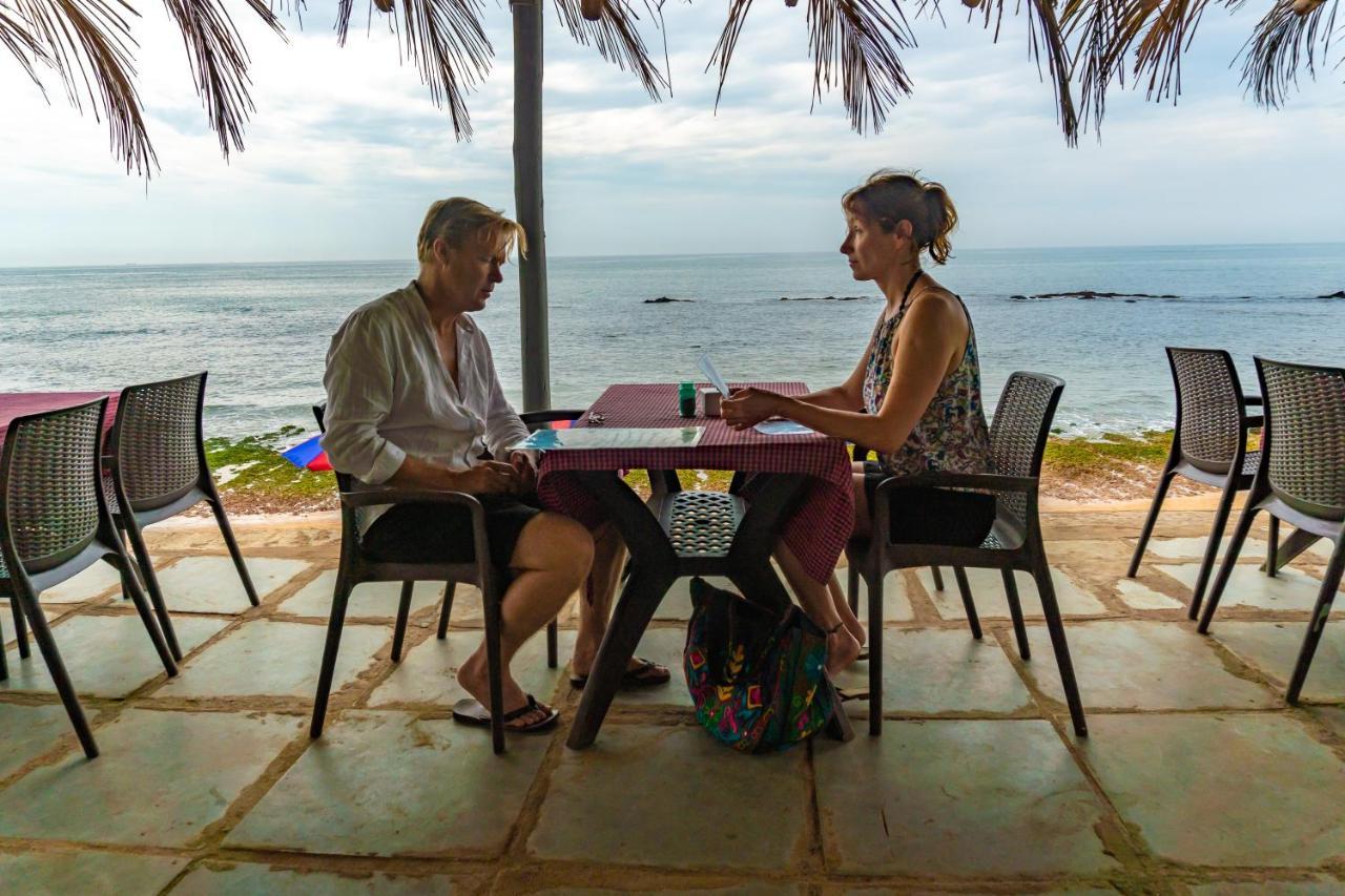 Vista Praia Beach Resort 안주나 외부 사진
