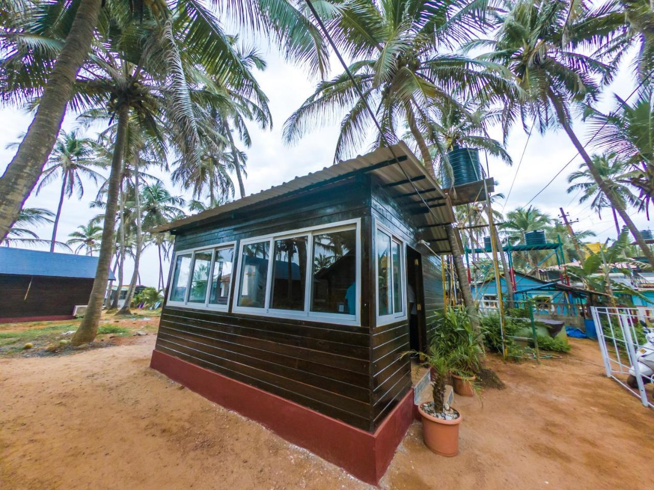 Vista Praia Beach Resort 안주나 외부 사진