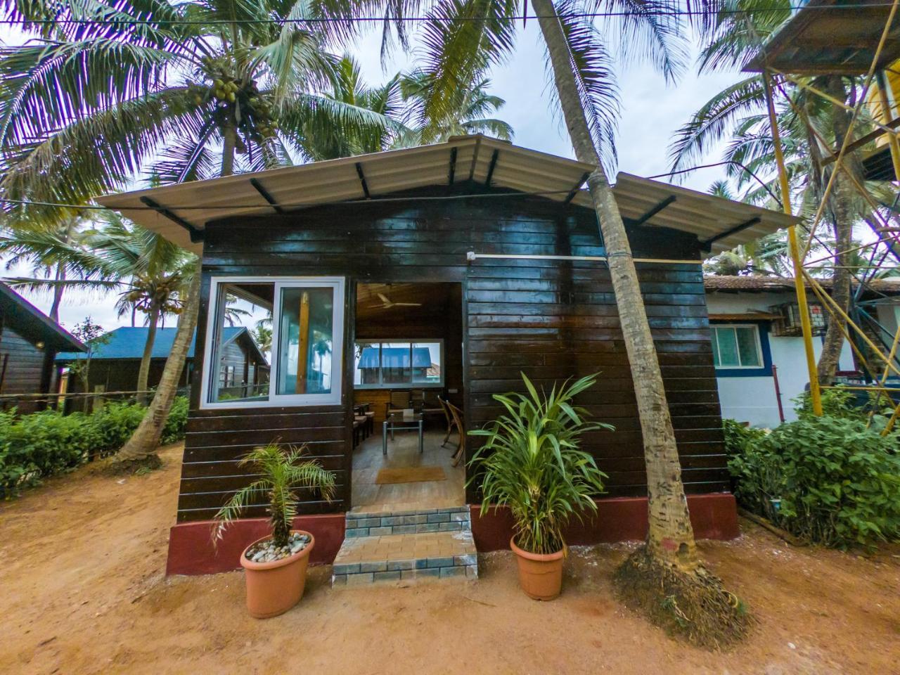 Vista Praia Beach Resort 안주나 외부 사진