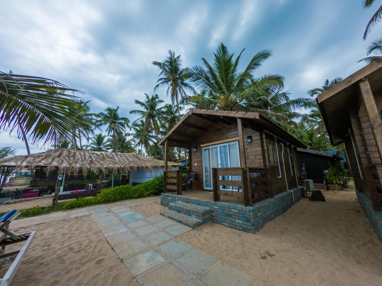 Vista Praia Beach Resort 안주나 외부 사진